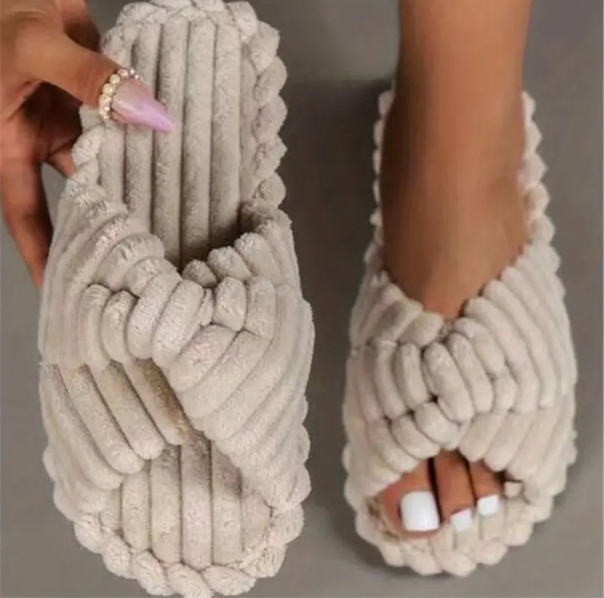 Cream Ribbed Slippers